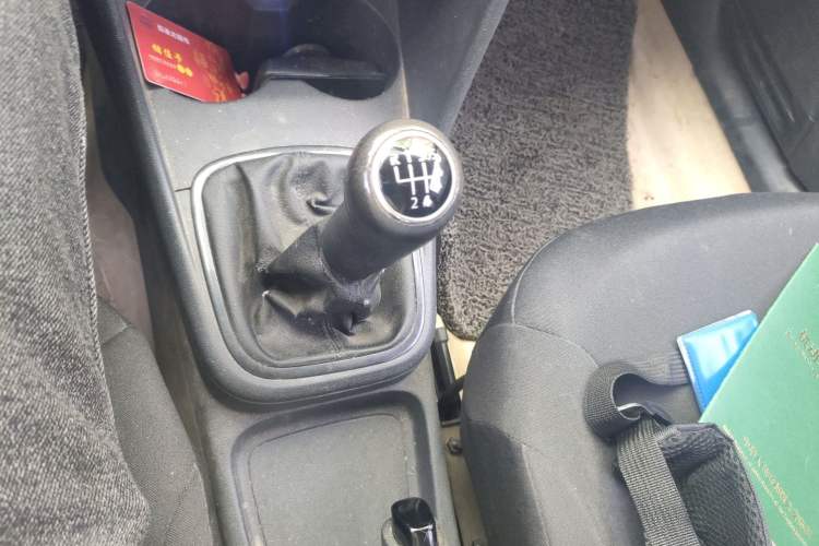 Used Volkswagen Polo 2011 1.4L Manual ZhiLe Edition Gear Lever