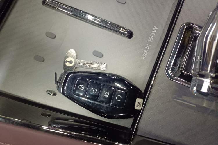 Used Denza Z9GT 2024 1100 Four-Wheel Drive Max Edition Vehicle Key