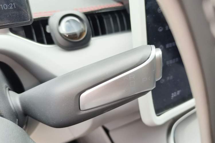 Used XPeng MONA M03 2024 620 with Ultra-Long Range Gear Lever