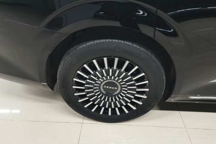 Used Zeekr 009 2024 Six-Seat Executive Version 4WD 108 kWh Exterior 5