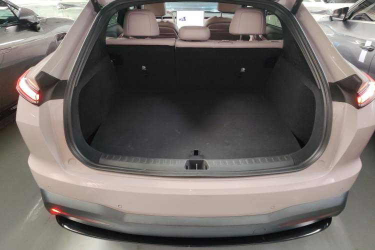 Used ONVO L60 2024 85 kWh Rear-Drive Version
