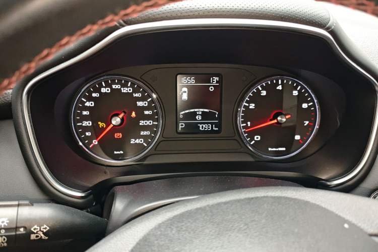 Used MG HS 2019 20T Automatic Two-Wheel Drive Trophy Super Sport Version China VI Standard Instrument Cluster