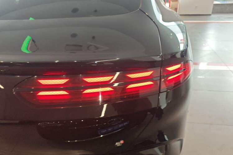 Used Denza Z9 2024 1100 km Four-Wheel Drive Max Version