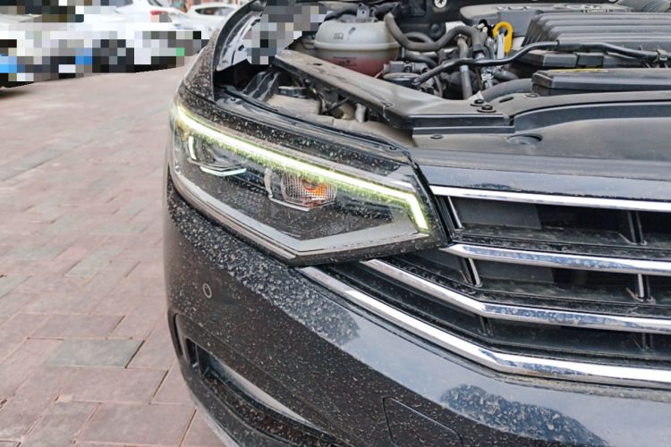 Used Volkswagen Magotan 2020 280TSI DSG Comfort Edition Right Front Headlight