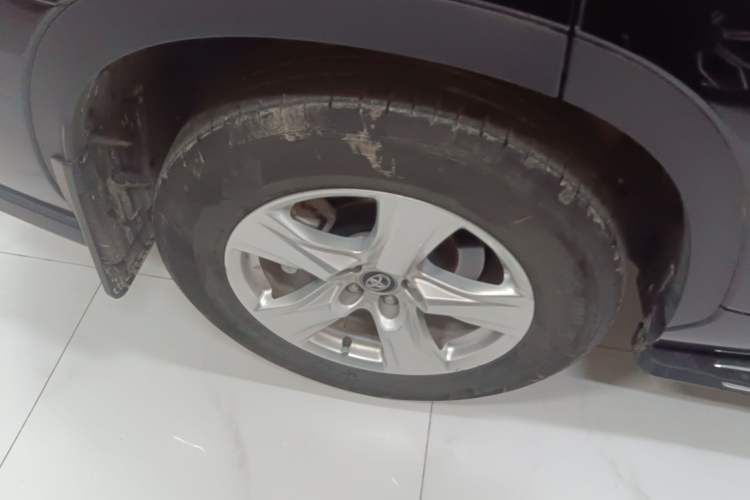 Used Toyota Highlander 2024 2.5L Smart Electric Hybrid Dual-Engine Two-Wheel Drive Elite Version 7 Seats Right Rear Wheel Hub