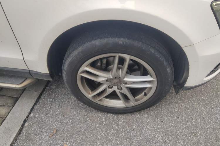 Used Audi Q5 2016 40 TFSI Comfort Model Right Front Wheel Hub