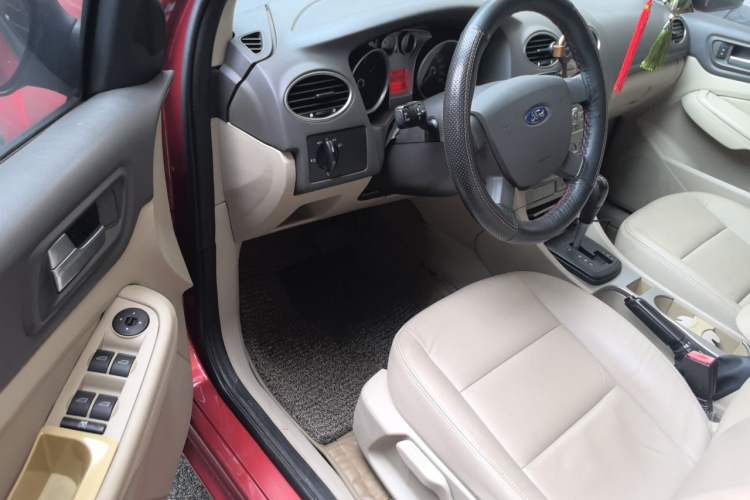Used Ford Focus 2011 Sedan 1.8L Automatic Fashion Edition
