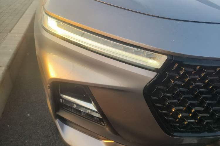 Used Baojun RS-5 2019 1.5T CVT Intelligent Driving Flagship Version China VI Emission Standard Right Front Headlight