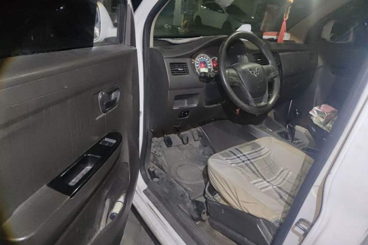 Used Wuling Rongguang V 2015 1.5L Standard Version Driver Seat