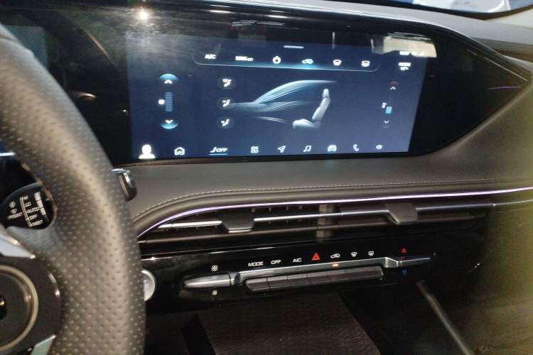 Used Dongfeng Aeolus Huge 2022 Mach Power 1.5T DareDrive Edition · Smart
