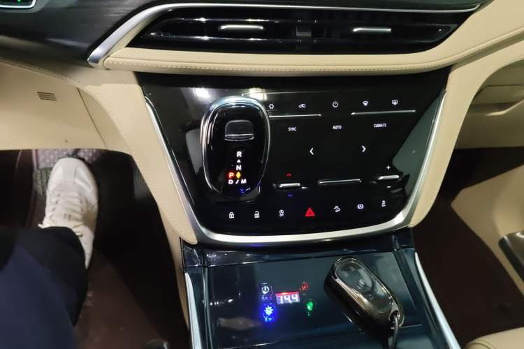 Used Buick GL8 2023 ES Lu Zun Deluxe Model
