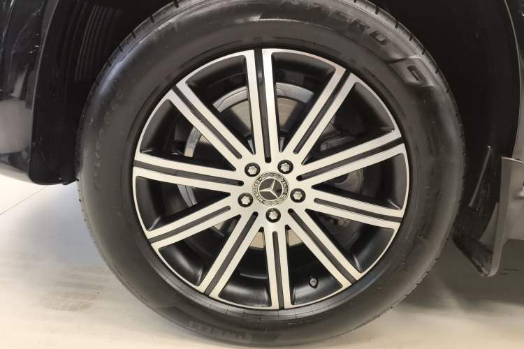 Used Mercedes-Benz GLE 2025 GLE 350 4MATIC Stylish Model Left Front Wheel Hub