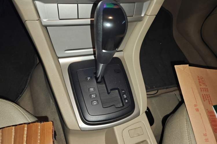 Used Ford Focus 2013 Sedan Classic 1.8L Automatic Base Model Gear Lever