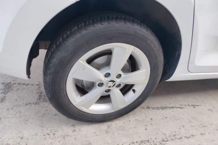 Used Skoda Rapid Spaceback 2016 Revised 1.6L Automatic Chuanxing Version