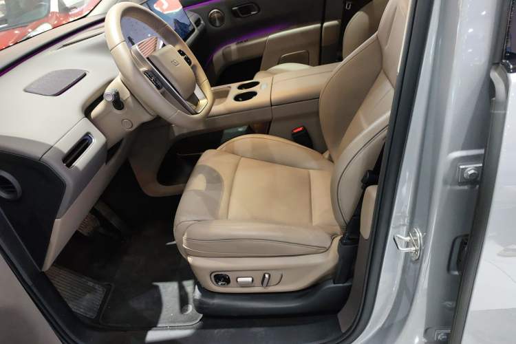 Used Li Auto i8 2025 Model Standard Version
