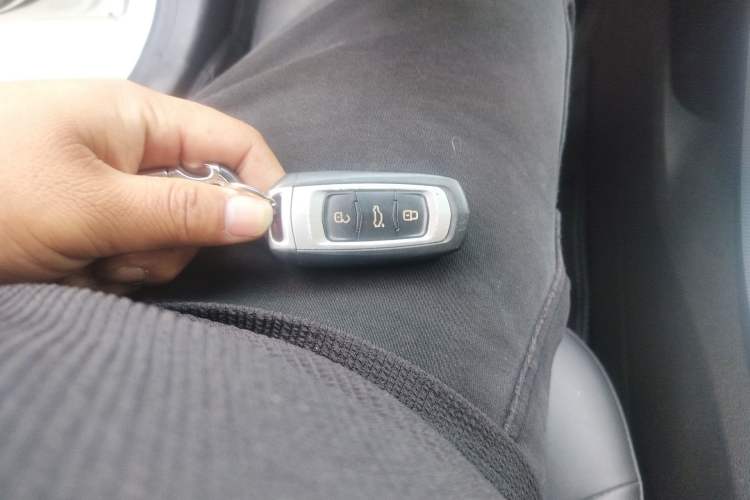 Used Geely Auto Emgrand GL 2017 1.8L DCT Elite Model
