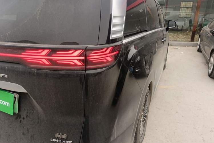 Used Denza D9 2024 DM-i 980 Four-Wheel Drive Flagship Model Exterior 3