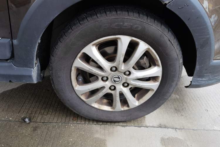 Used Dongfeng Fengon 360 2015 1.5L Manual Luxury 7-Seater China IV Standard Right Front Wheel Hub