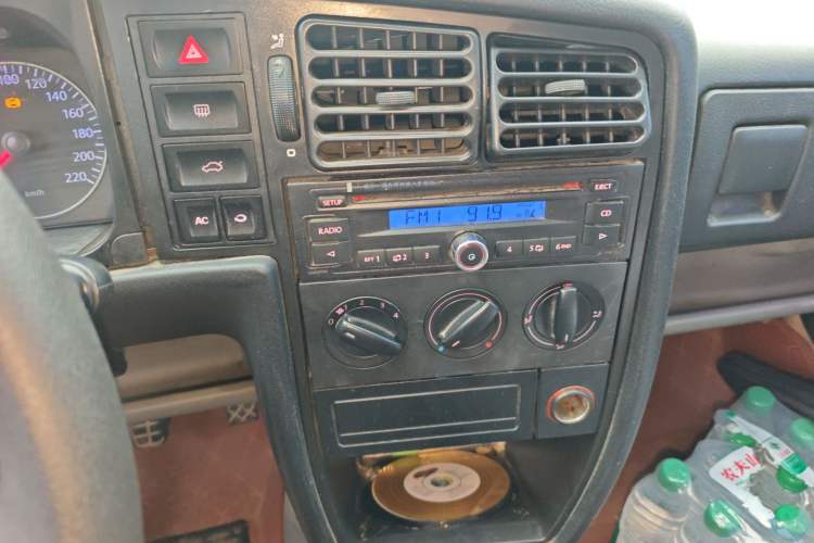 Used Volkswagen Jetta 2012 1.6L Collector's Edition Audio And AC Panel