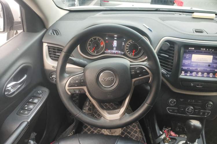 Used Jeep Cherokee 2017 2.0L Superior Edition