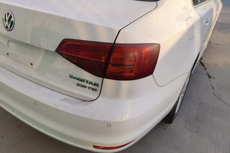 Used Volkswagen Sagitar 2016 230TSI 25th Anniversary Edition Right Rear Taillight