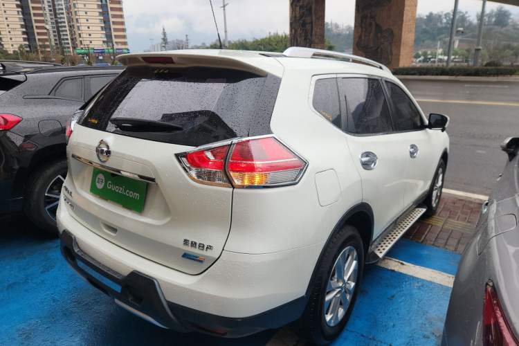 Used Nissan X-Trail 2015 2.5L CVT Leading MAX Edition 4WD
