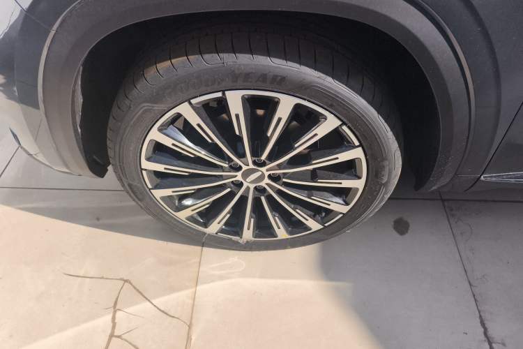 Used Geely Auto Monjaro L 2025 Dongfang Yao 2.0TD Automatic Lanxing Edition Left Front Wheel Hub