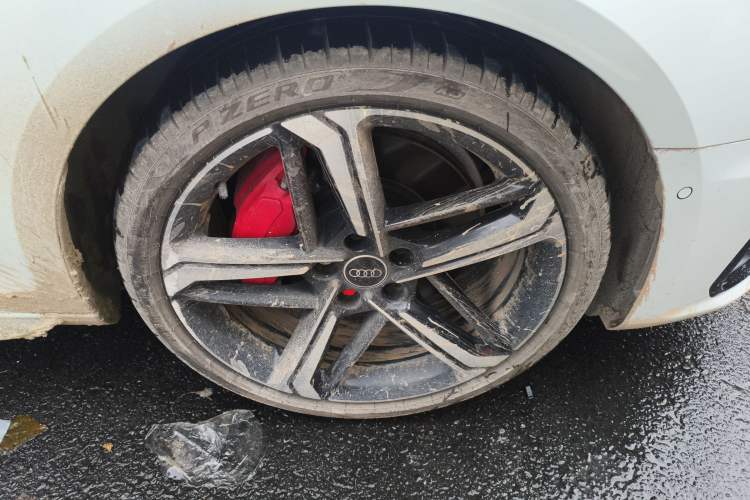 Used Audi A4L 2022 45 TFSI quattro Prestige Dynamic Edition Right Front Wheel Hub