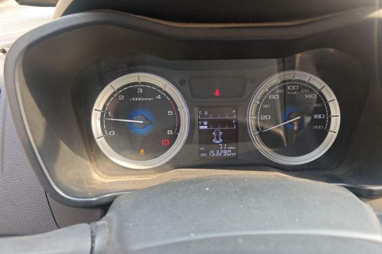 Used Isuzu JLM 2016 2.8T Two-Wheel Drive Luxury Version JE493ZLQ4CA Instrument Cluster