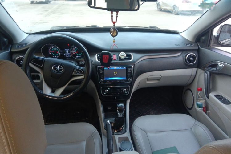 Used JAC Group Heyue 2014 1.5L Manual Luxury Version China IV Standard Center Console