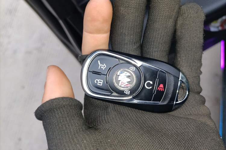 Used Buick Enclave 2022 652T Two-Wheel-Drive Prestige 7-Seater Vehicle Key