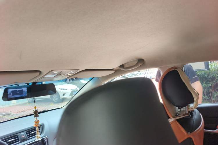 Used Kia K2 2015 Sedan 1.4L Automatic GLS Headliner