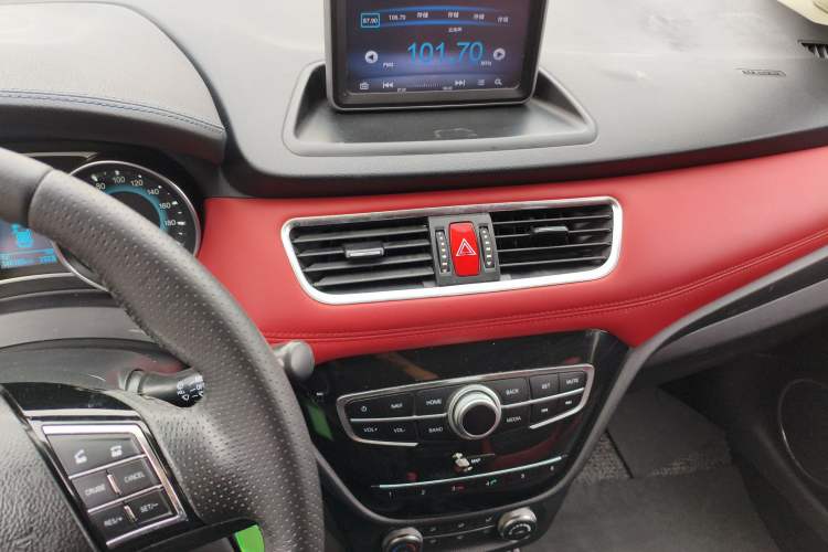 Used Haval H1 2015 1.5L Manual Luxury Model Audio And AC Panel