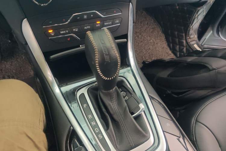 Used Ford Edge 2018 EcoBoost 245 Two-Wheel-Drive Titanium 7-Seater China V Standard
