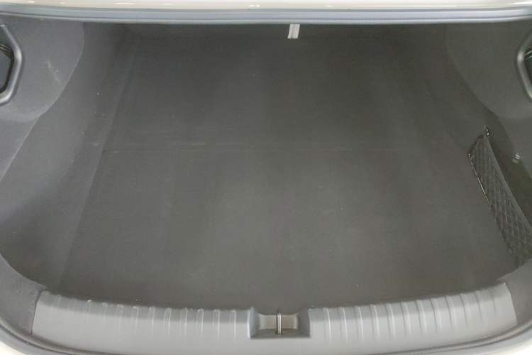 Used Xiaomi Auto SU7 2024 Four-Wheel-Drive Max Founder's Edition Trunk