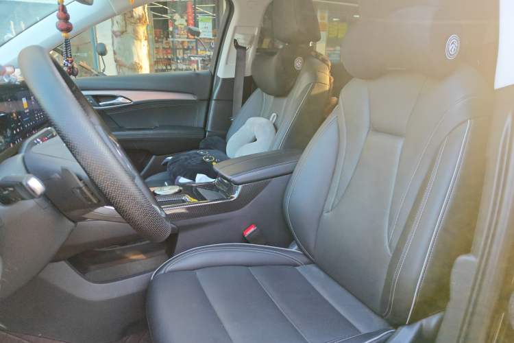 Used Buick Envision 2025 Encore Plus 28T Two-Wheel-Drive Platinum Edition