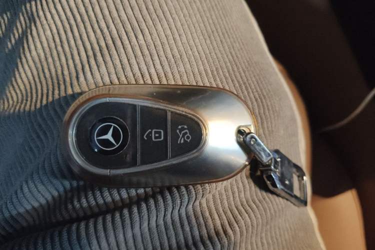 Used Mercedes-Benz E-Class 2024 Facelift E 300 L Luxury Edition
