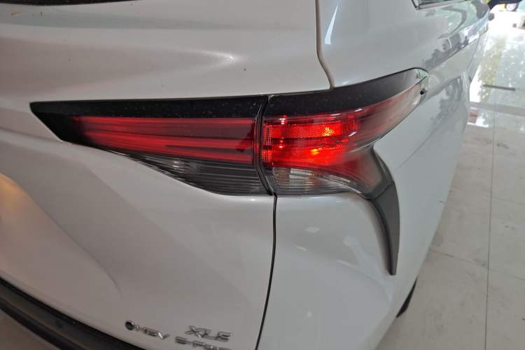 Used Toyota SIENNA 2024 2.5L Hybrid Four-Wheel Drive Luxury Edition