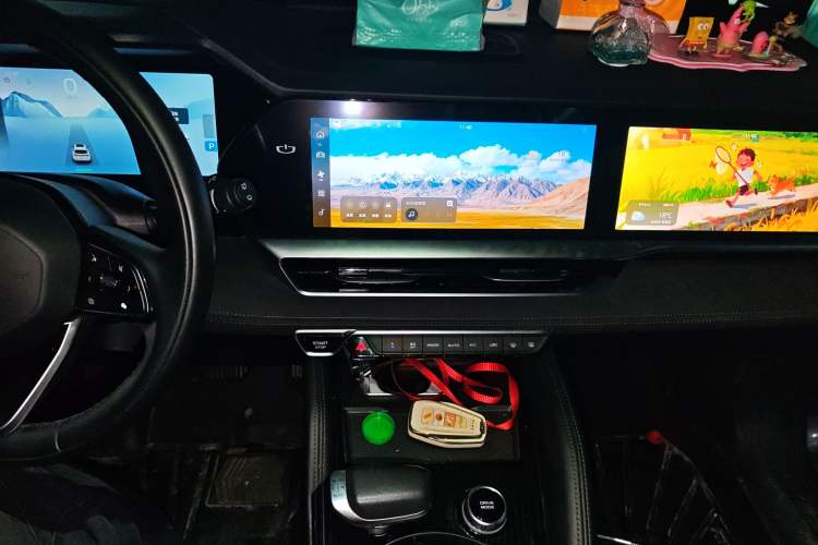 Used Geely Auto Monjaro L 2022 1.5T Thunder Hi·F Plug-in Hybrid Super Rui Audio And AC Panel