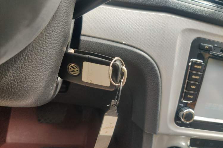 Used Volkswagen Gran Lavida 2013 1.4 TSI Automatic Comfort Model Vehicle Key