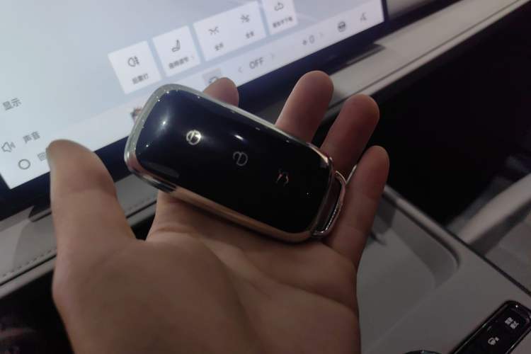 Used Geely Galaxy 8 2025 130km EM-i Deluxe Edition
