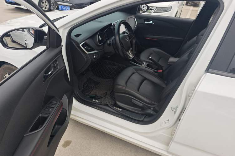 Used Chevrolet Monza 2020 Light Hybrid RS 330T Automatic Comfort Edition Driver Seat