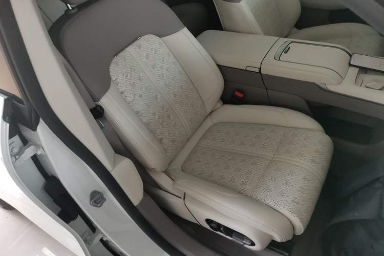 Used Zeekr 7X 2025 100kWh Long-Range All-Wheel Drive Intelligent Driving Version