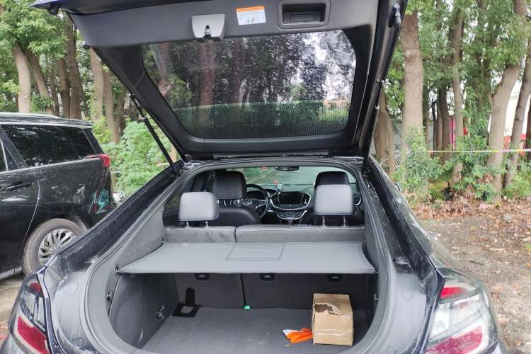 Used Buick VELITE 5 2017 Urban Extended-Range Model Trunk