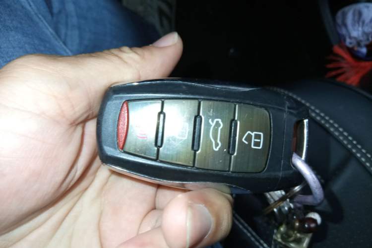 Used ORA White Cat 2020 305 km Luxury Version Vehicle Key