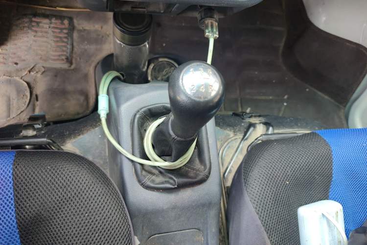 Used Jinbei Hiace X30  Gear Lever