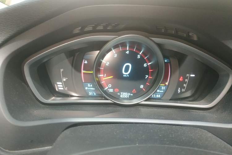 Used Volvo V40 2013 2.0T Zhiya Edition
