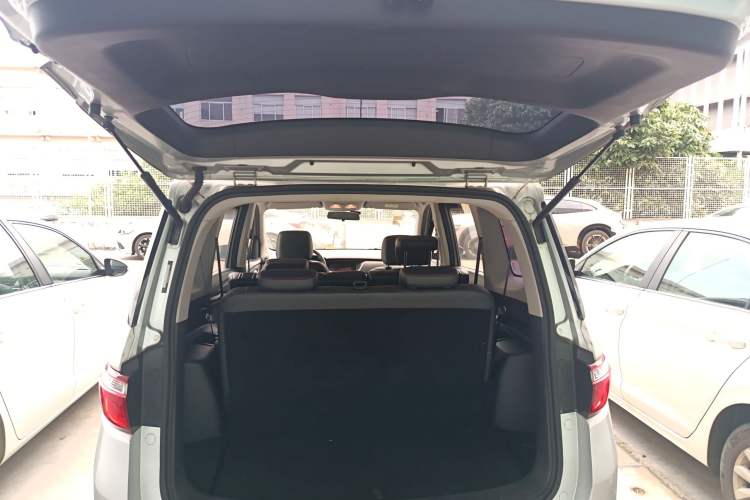 Used CHANGAN KAICHENG Oushang A600 2016 1.5L Manual Elite 7-Seater Trunk