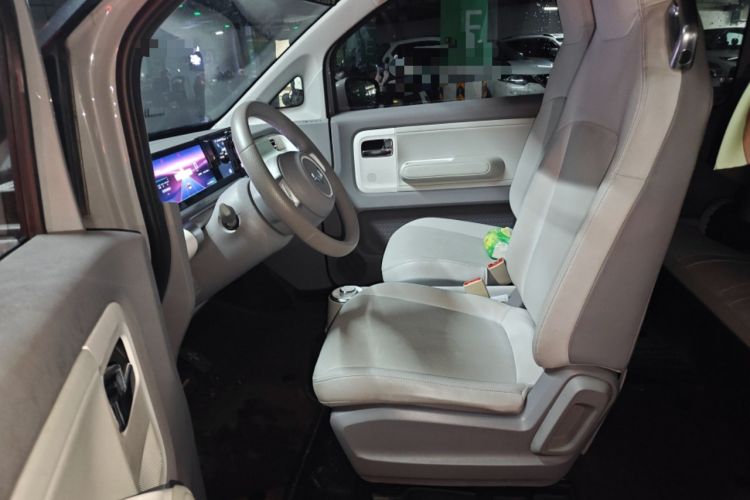 Used Wuling Air ev 2023 - Four Seats - Advanced Edition Left Front Seat