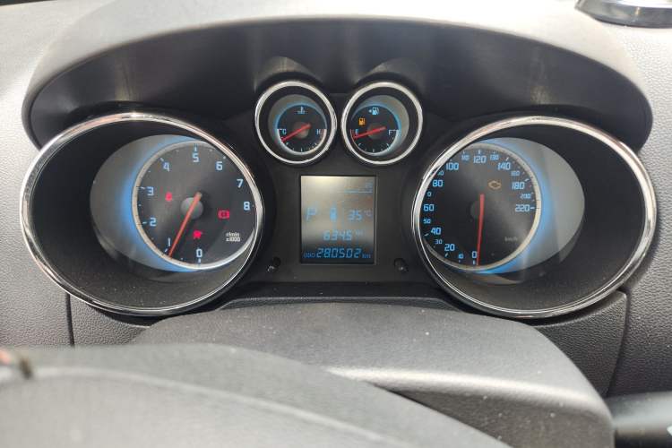 Used CHANGAN CS35 2014 1.6L Automatic Luxury Model China IV Standard Instrument Cluster